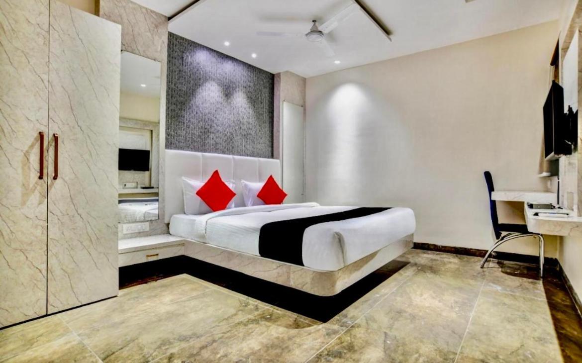 Hotel Vrindavan Prosperity Экстерьер фото