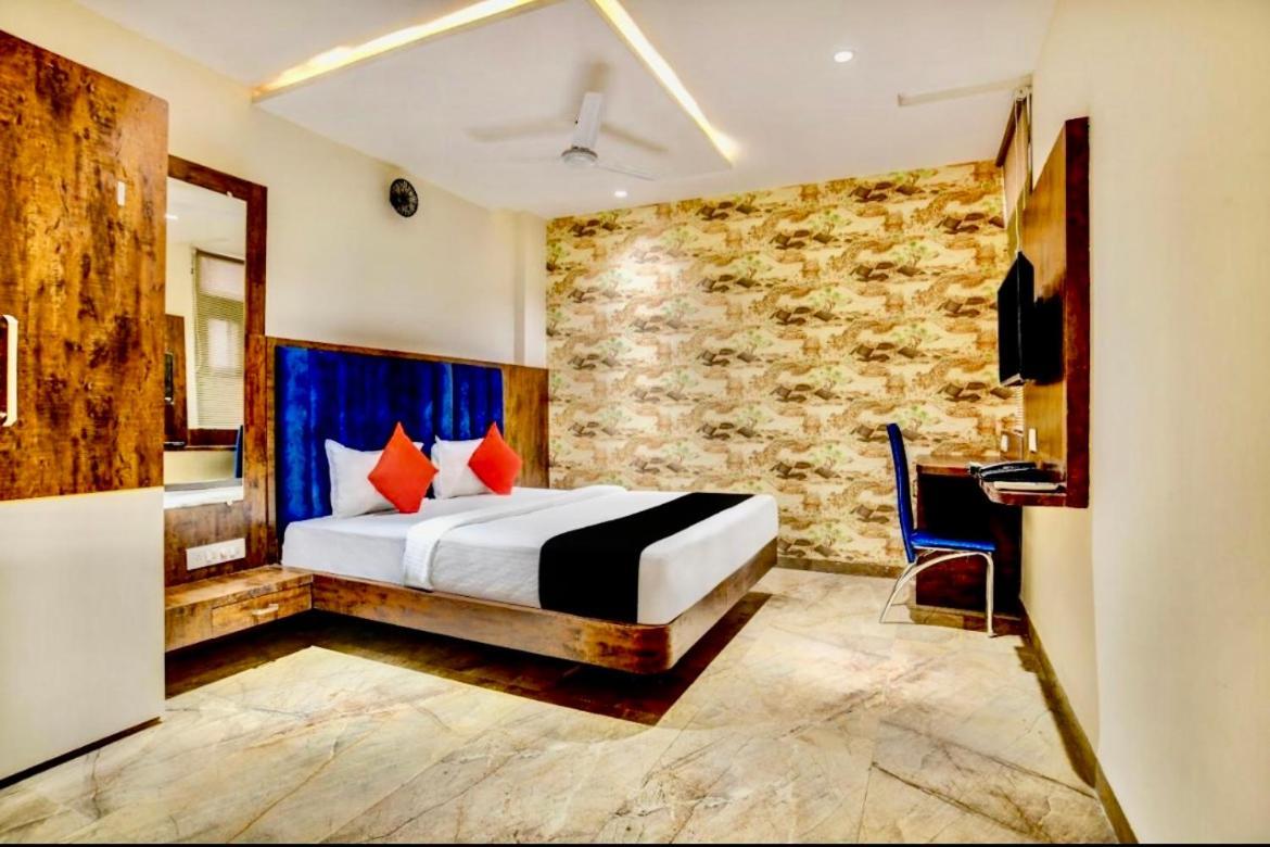 Hotel Vrindavan Prosperity Экстерьер фото
