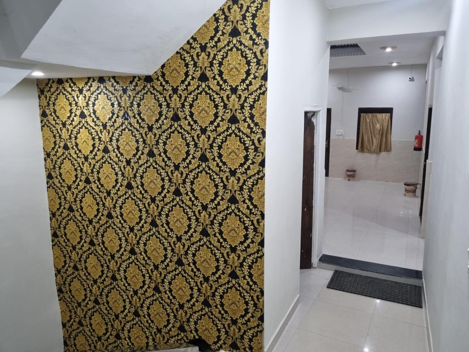 Hotel Vrindavan Prosperity Экстерьер фото