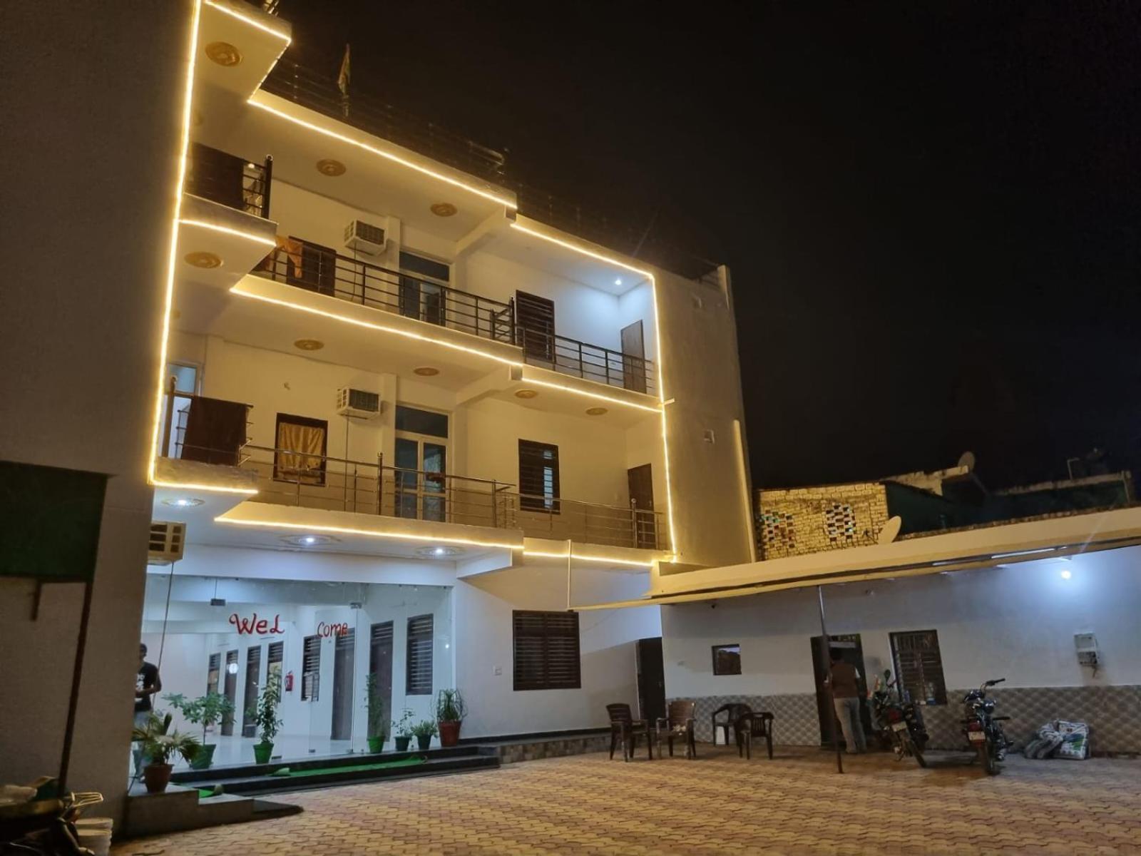 Hotel Vrindavan Prosperity Экстерьер фото