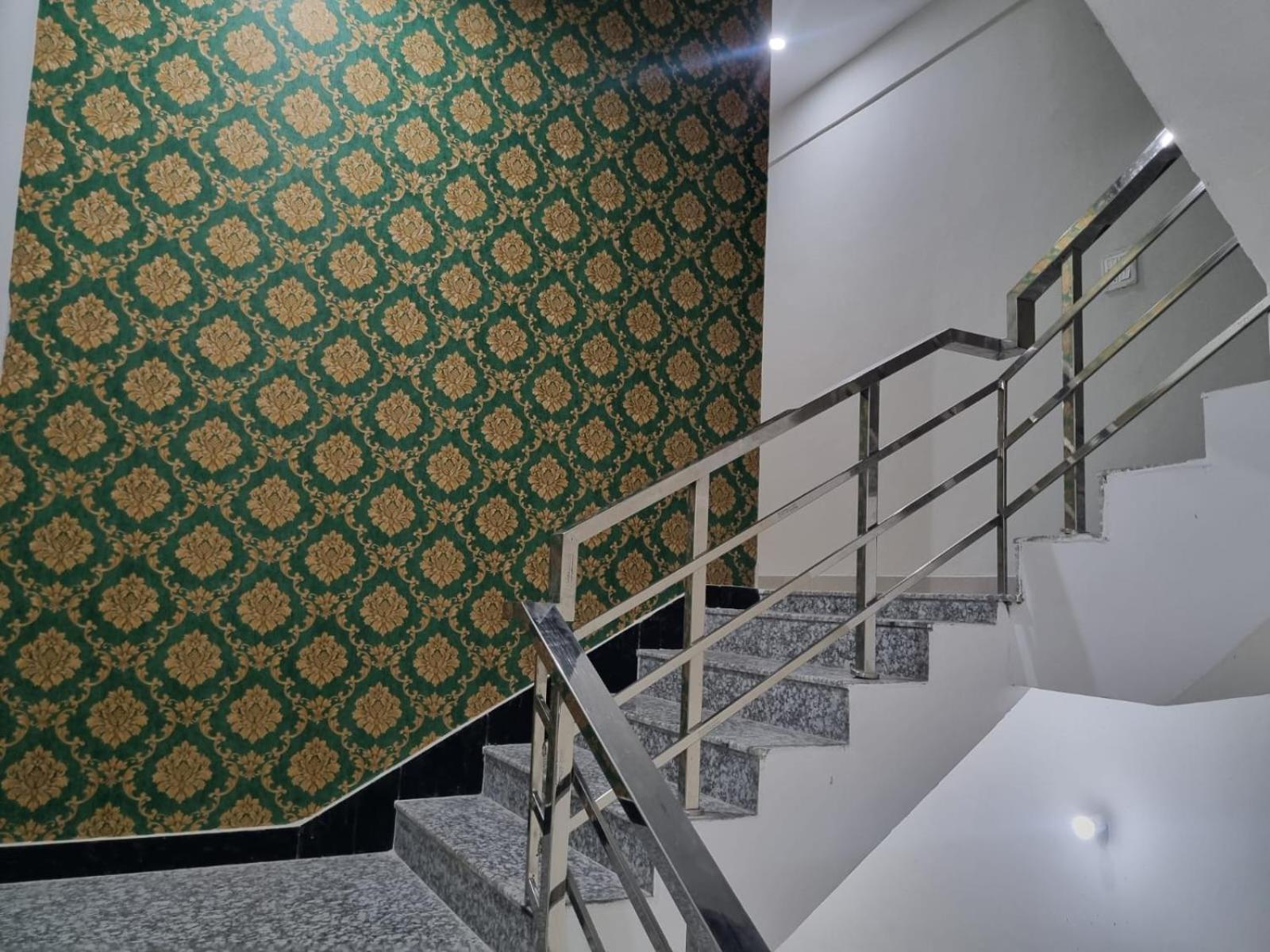 Hotel Vrindavan Prosperity Экстерьер фото