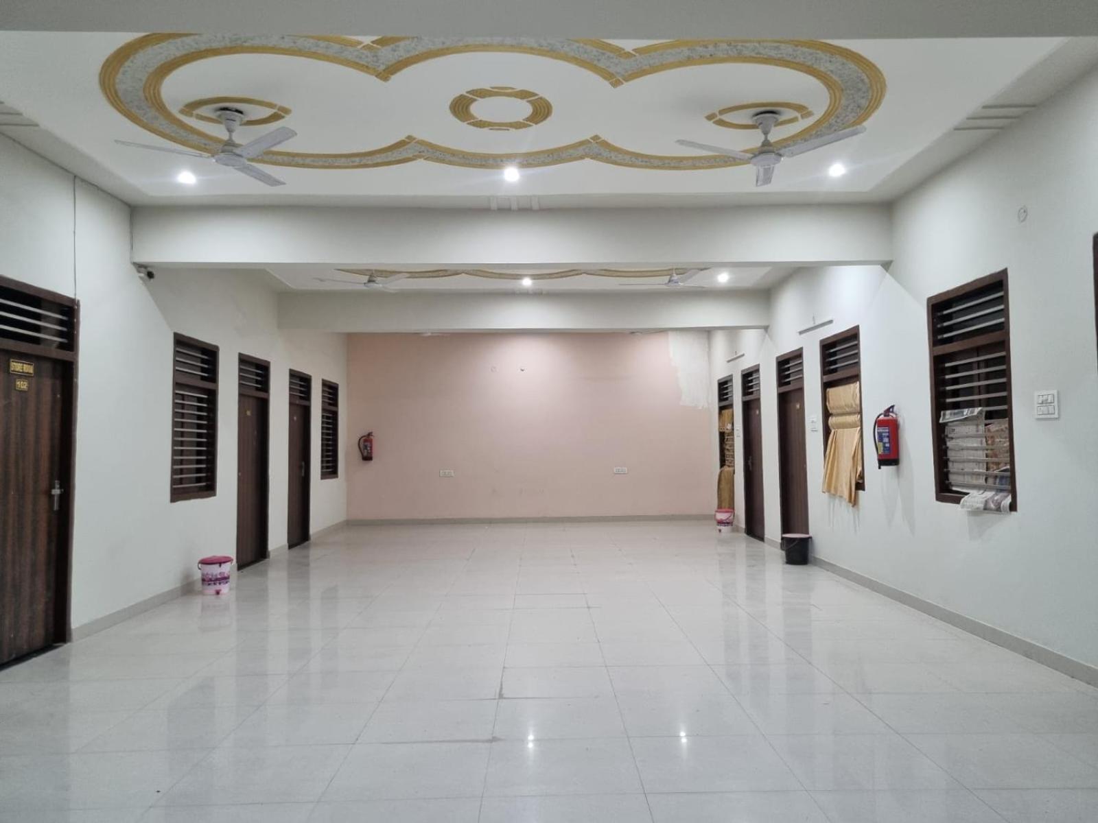 Hotel Vrindavan Prosperity Экстерьер фото
